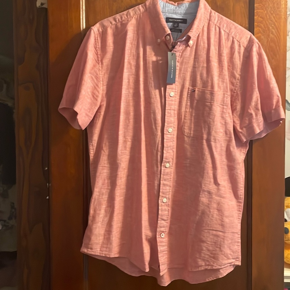 NWT Men's Large Tommy Hilfiger short sleeved shirt